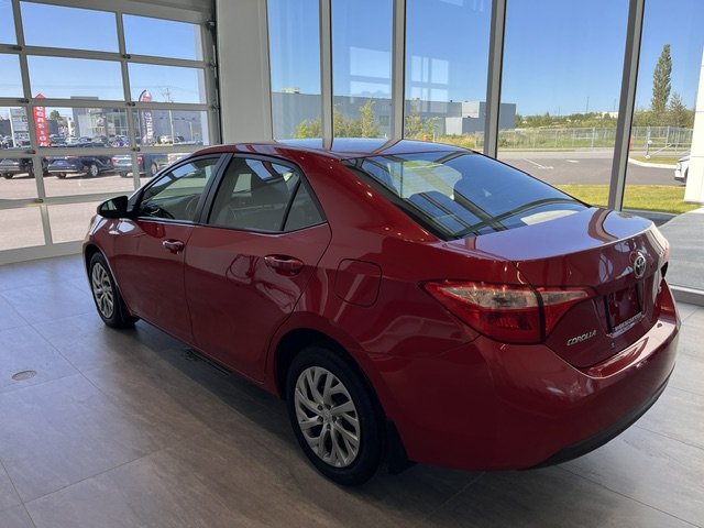 2018 Toyota Corolla LE in Rivière-du-Loup, Quebec - 4 - w1024h768px