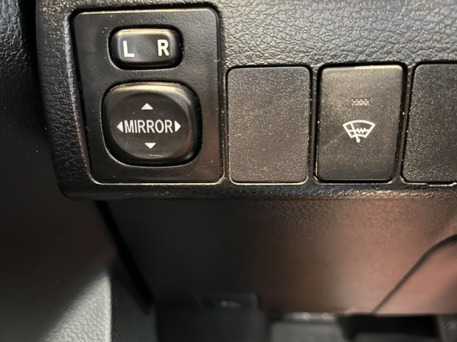 2018 Toyota Corolla LE in Rivière-du-Loup, Quebec - 10 - w1024h768px