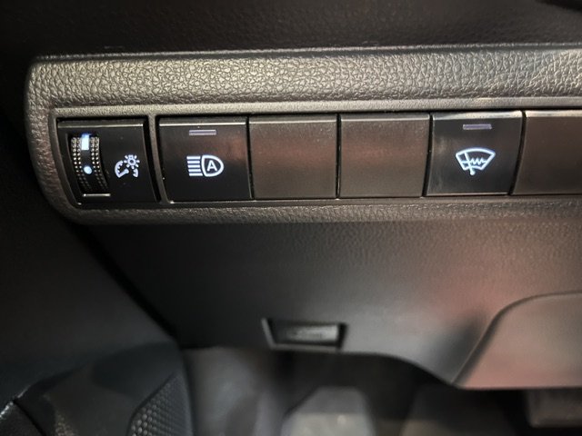 2022 Toyota Corolla LE in Rivière-du-Loup, Quebec - 10 - w1024h768px