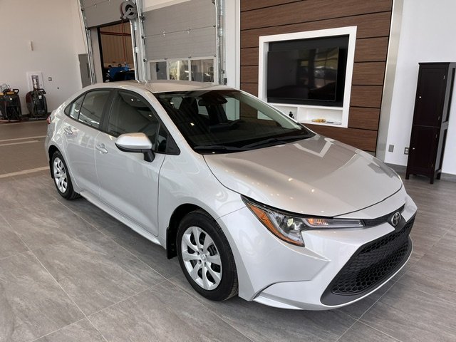 2022 Toyota Corolla LE in Rivière-du-Loup, Quebec - 2 - w1024h768px
