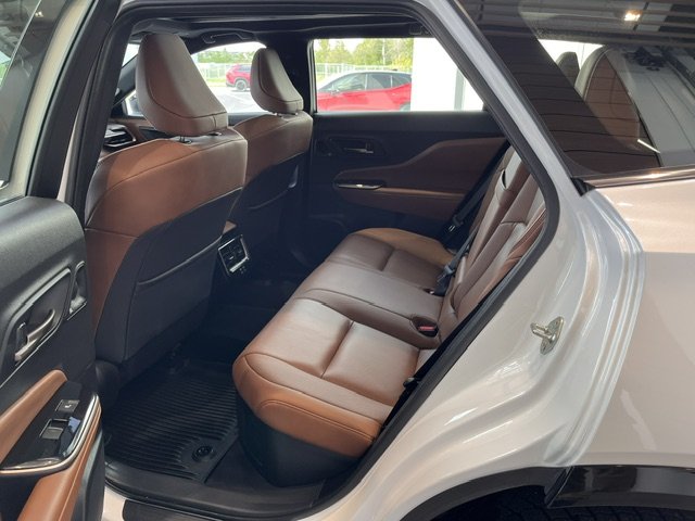 2025 Toyota Crown Signia Limited in Rivière-du-Loup, Quebec - 6 - w1024h768px