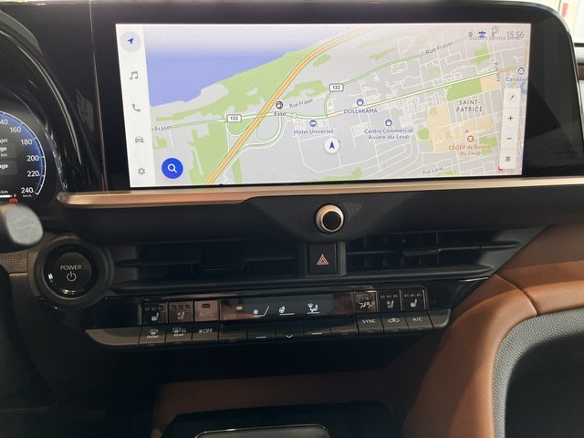2025 Toyota Crown Signia Limited in Rivière-du-Loup, Quebec - 12 - w1024h768px
