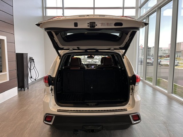 2018 Toyota Highlander Hybrid Limited in Rivière-du-Loup, Quebec - 8 - w1024h768px