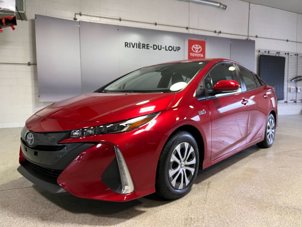 2022 Toyota PRIUS PRIME in Rivière-du-Loup, Quebec - 1 - w1024h768px