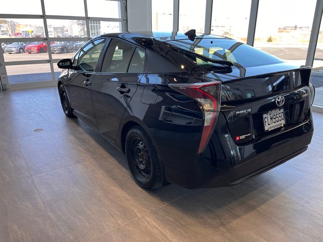 Toyota Prius  2017 à Rivière-du-Loup, Québec - 3 - w1024h768px