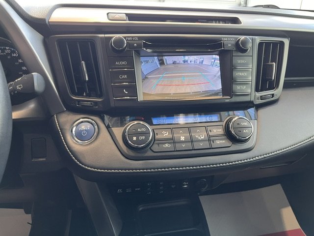 2018 Toyota RAV4 Hybrid LE+ in Rivière-du-Loup, Quebec - 12 - w1024h768px