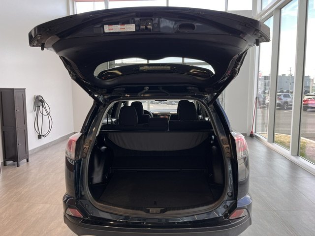 2018 Toyota RAV4 Hybrid LE+ in Rivière-du-Loup, Quebec - 7 - w1024h768px