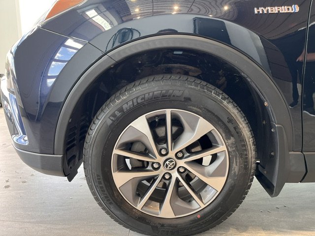 2018 Toyota RAV4 Hybrid LE+ in Rivière-du-Loup, Quebec - 16 - w1024h768px