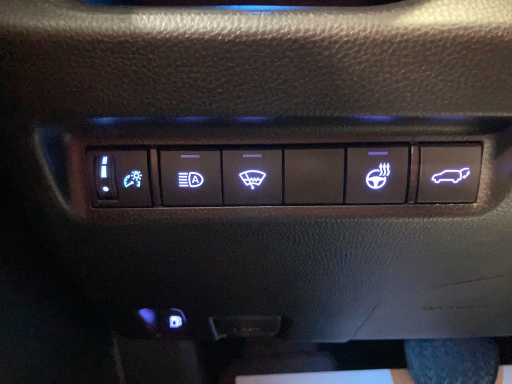 RAV4 Hybrid XLE 2021 à Rivière-du-Loup, Québec - 10 - w1024h768px