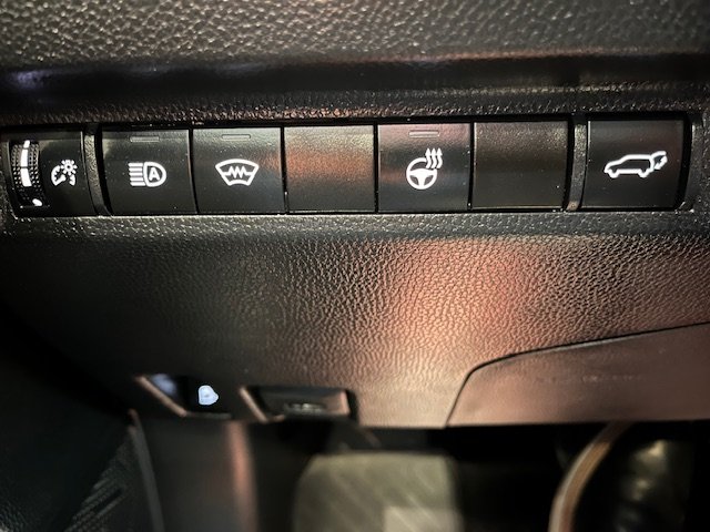 Toyota RAV4 Hybrid XLE 2024 à Rivière-du-Loup, Québec - 9 - w1024h768px