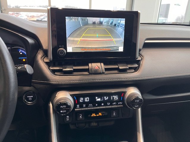 Toyota RAV4 Hybrid XLE 2024 à Rivière-du-Loup, Québec - 13 - w1024h768px