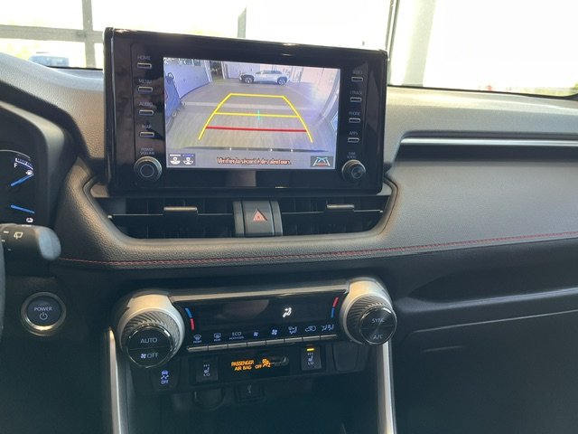 2021 Toyota RAV4 Prime SE AWD in Rivière-du-Loup, Quebec - 12 - w1024h768px