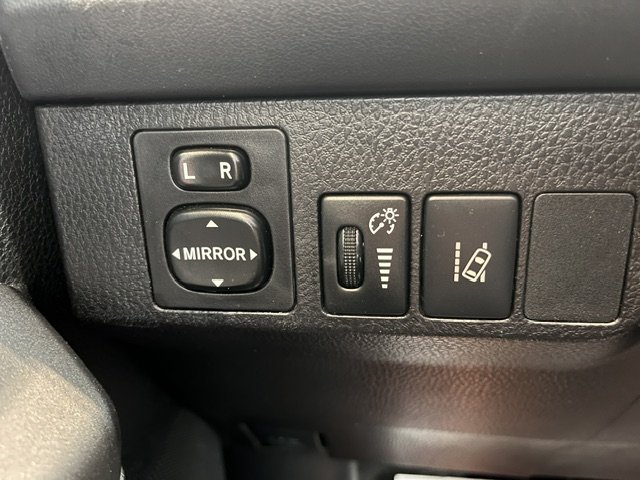 2017 Toyota RAV4 LE AWD in Rivière-du-Loup, Quebec - 10 - w1024h768px
