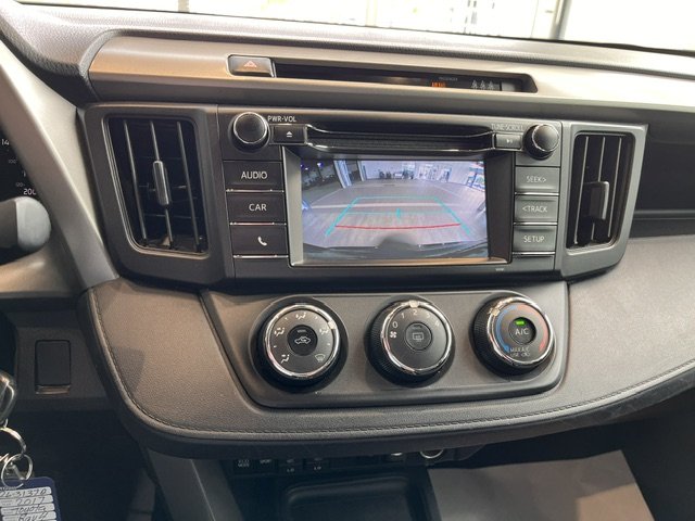 2017 Toyota RAV4 LE AWD in Rivière-du-Loup, Quebec - 12 - w1024h768px