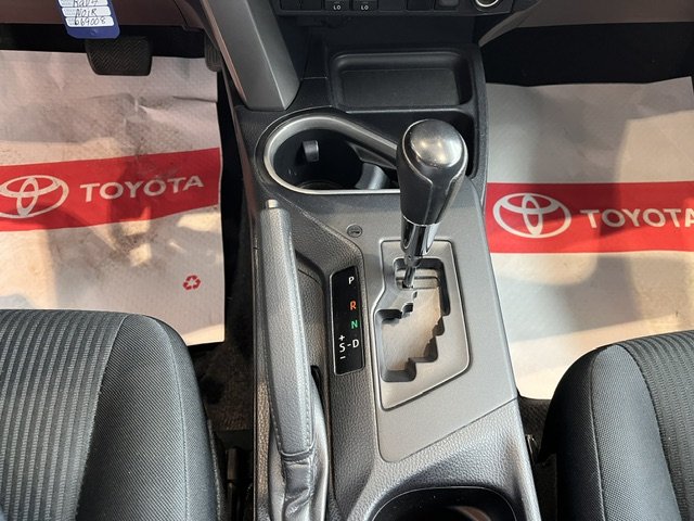 2017 Toyota RAV4 LE AWD in Rivière-du-Loup, Quebec - 14 - w1024h768px