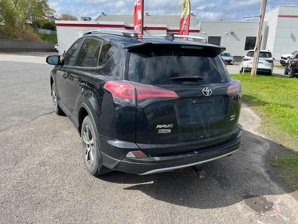 2018 Toyota RAV4 XLE in Rivière-du-Loup, Quebec - 2 - w1024h768px