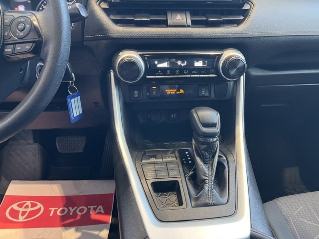 Toyota RAV4 LE AWD 2019 à Rivière-du-Loup, Québec - 13 - w1024h768px