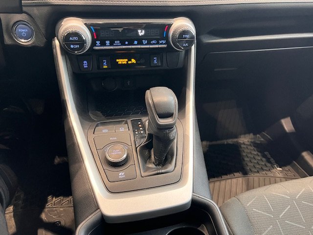 2021 Toyota RAV4 Hybrid XLE in Rivière-du-Loup, Quebec - 12 - w1024h768px