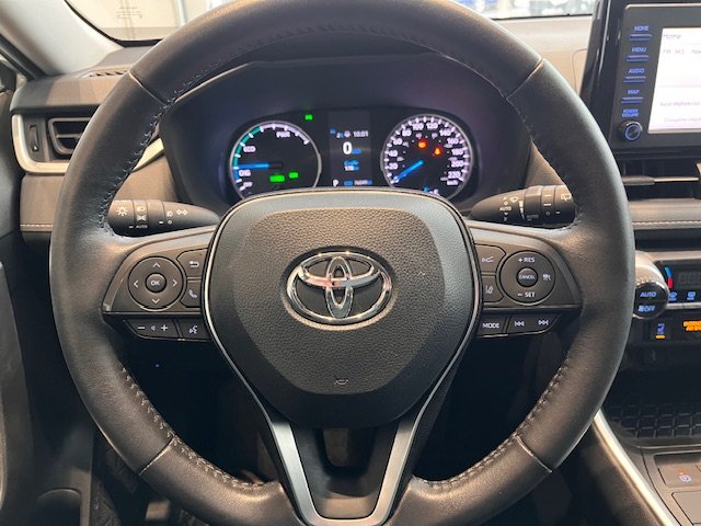 2021 Toyota RAV4 Hybrid XLE in Rivière-du-Loup, Quebec - 8 - w1024h768px