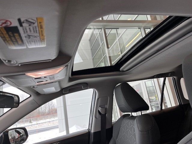 2022 Toyota RAV4 Hybrid XLE in Rivière-du-Loup, Quebec - 8 - w1024h768px