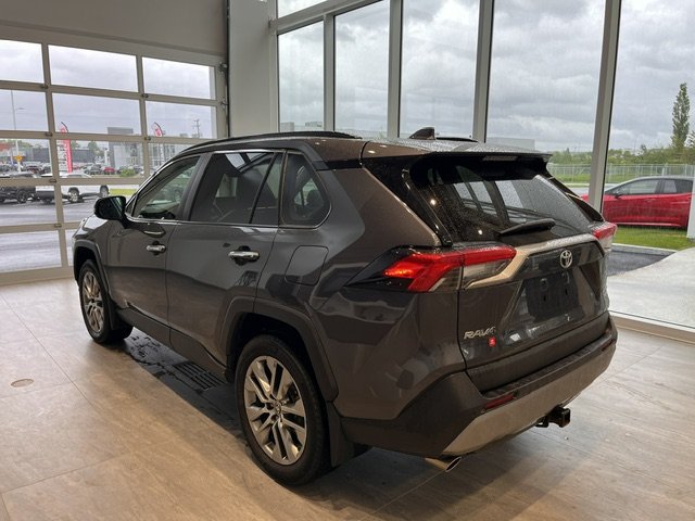Toyota RAV4 Limited 2022 à Rivière-du-Loup, Québec - 4 - w1024h768px
