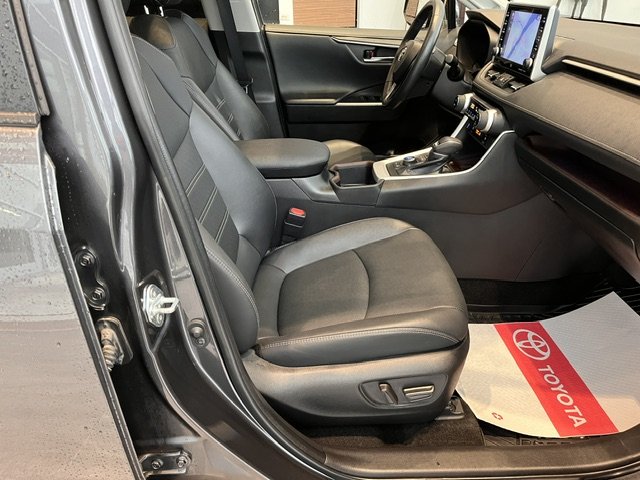 Toyota RAV4 Limited 2022 à Rivière-du-Loup, Québec - 6 - w1024h768px