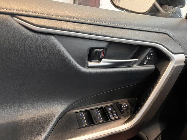 Toyota RAV4 Limited 2022 à Rivière-du-Loup, Québec - 12 - w1024h768px
