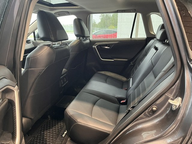 Toyota RAV4 Limited 2022 à Rivière-du-Loup, Québec - 7 - w1024h768px