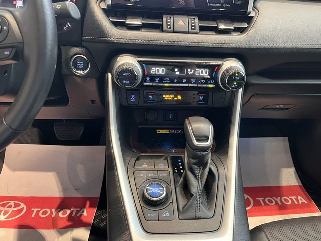 Toyota RAV4 Limited 2022 à Rivière-du-Loup, Québec - 17 - w1024h768px