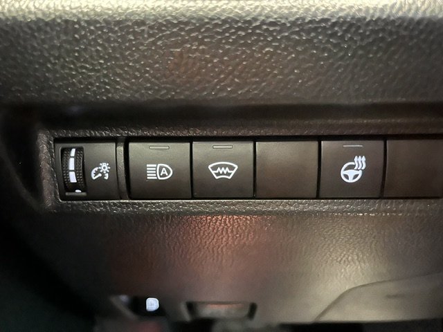 2023 Toyota RAV4 Hybrid XLE in Rivière-du-Loup, Quebec - 10 - w1024h768px