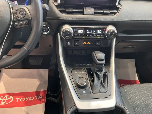 2023 Toyota RAV4 Hybrid XLE in Rivière-du-Loup, Quebec - 14 - w1024h768px