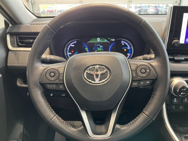 2023 Toyota RAV4 Hybrid XLE in Rivière-du-Loup, Quebec - 9 - w1024h768px
