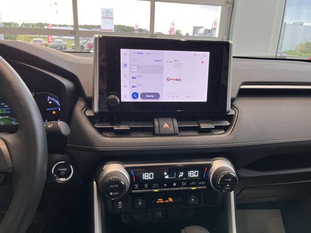 2023 Toyota RAV4 Hybrid XLE in Rivière-du-Loup, Quebec - 12 - w1024h768px