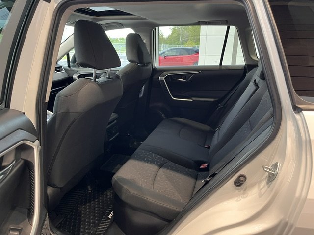2023 Toyota RAV4 Hybrid XLE in Rivière-du-Loup, Quebec - 6 - w1024h768px