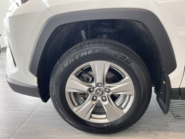 2024 Toyota RAV4 XLE in Rivière-du-Loup, Quebec - 15 - w1024h768px