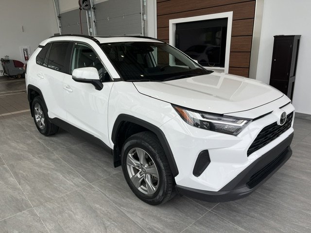 2024 Toyota RAV4 XLE in Rivière-du-Loup, Quebec - 2 - w1024h768px