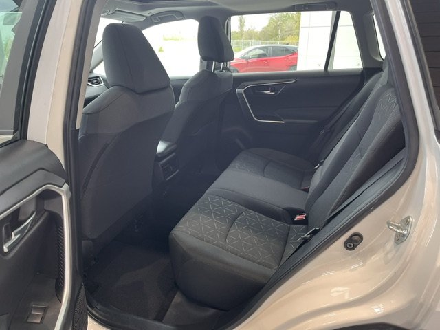 2024 Toyota RAV4 XLE in Rivière-du-Loup, Quebec - 6 - w1024h768px