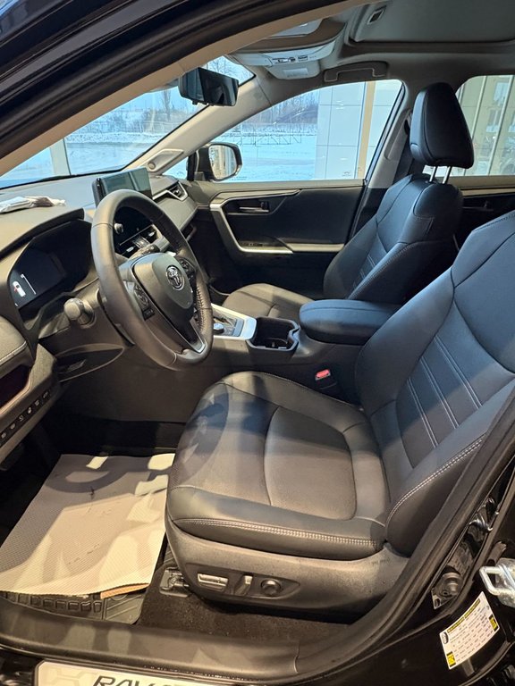 Toyota RAV4 Limited 2025 à Rivière-du-Loup, Québec - 5 - w1024h768px