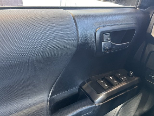 Toyota Tacoma TRD SPORT 2019 à Rivière-du-Loup, Québec - 10 - w1024h768px