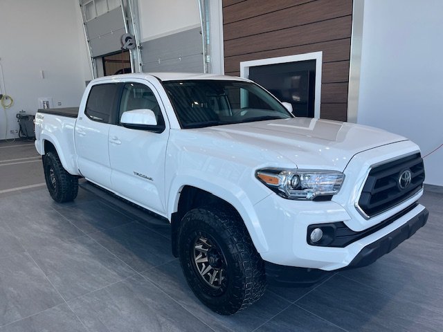 Toyota Tacoma SR5 2023 à Rivière-du-Loup, Québec - 2 - w1024h768px