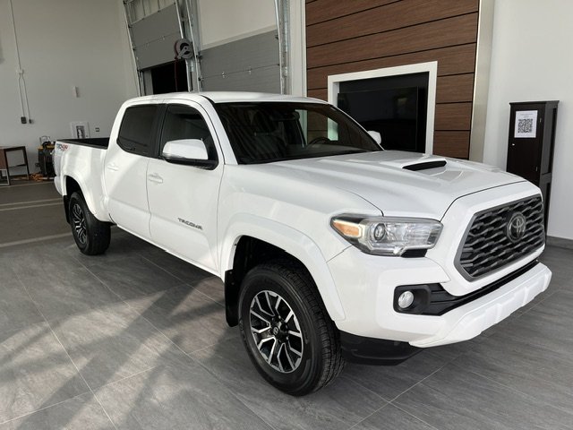 2023 Toyota Tacoma TRD SPORT in Rivière-du-Loup, Quebec - 2 - w1024h768px