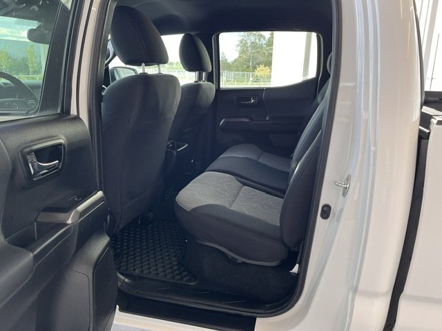 2023 Toyota Tacoma TRD SPORT in Rivière-du-Loup, Quebec - 6 - w1024h768px