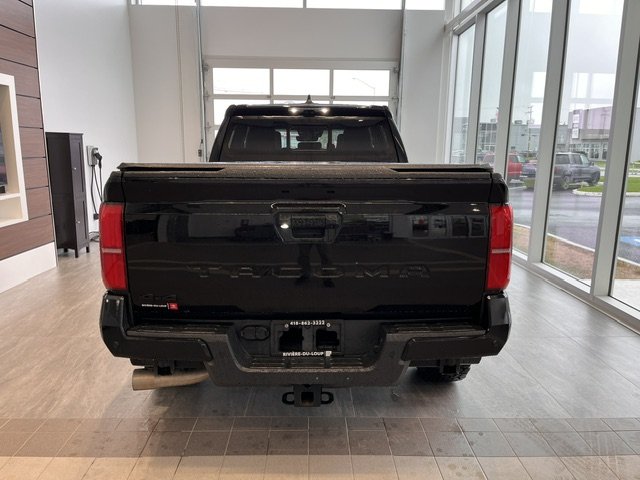 2024 Toyota Tacoma DOUBLE CAB AT in Rivière-du-Loup, Quebec - 8 - w1024h768px