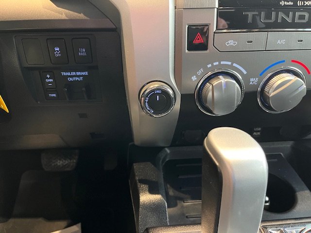 Toyota Tundra SR5 Plus 2017 à Rivière-du-Loup, Québec - 12 - w1024h768px