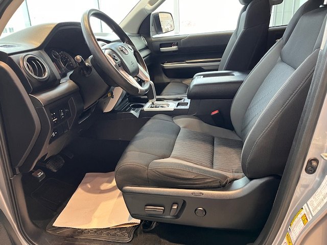 Toyota Tundra SR5 Plus 2017 à Rivière-du-Loup, Québec - 5 - w1024h768px