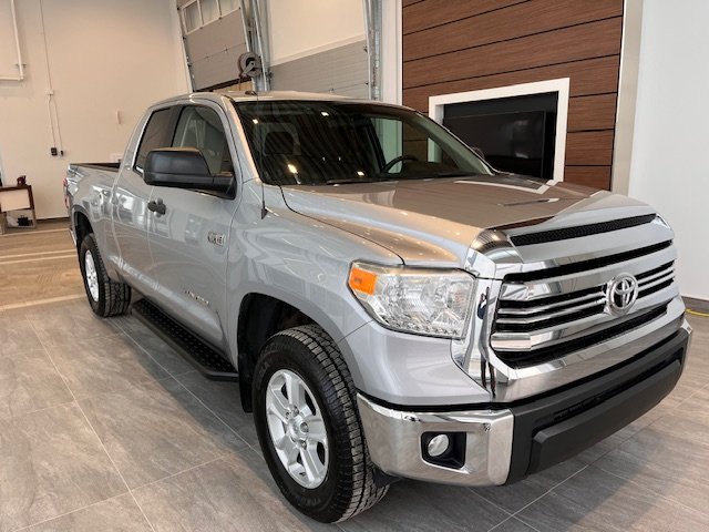 Toyota Tundra SR5 Plus 2017 à Rivière-du-Loup, Québec - 2 - w1024h768px