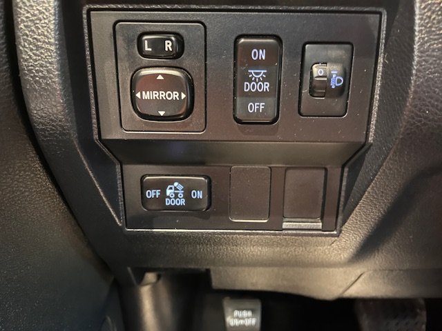 Toyota Tundra SR5 Plus 2017 à Rivière-du-Loup, Québec - 11 - w1024h768px