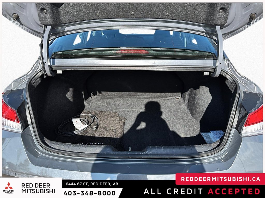 2024 Hyundai Elantra Preferred-5