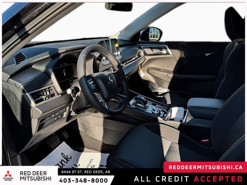 2025 Mitsubishi Outlander Plug-in Hybrid ES S-AWC-5