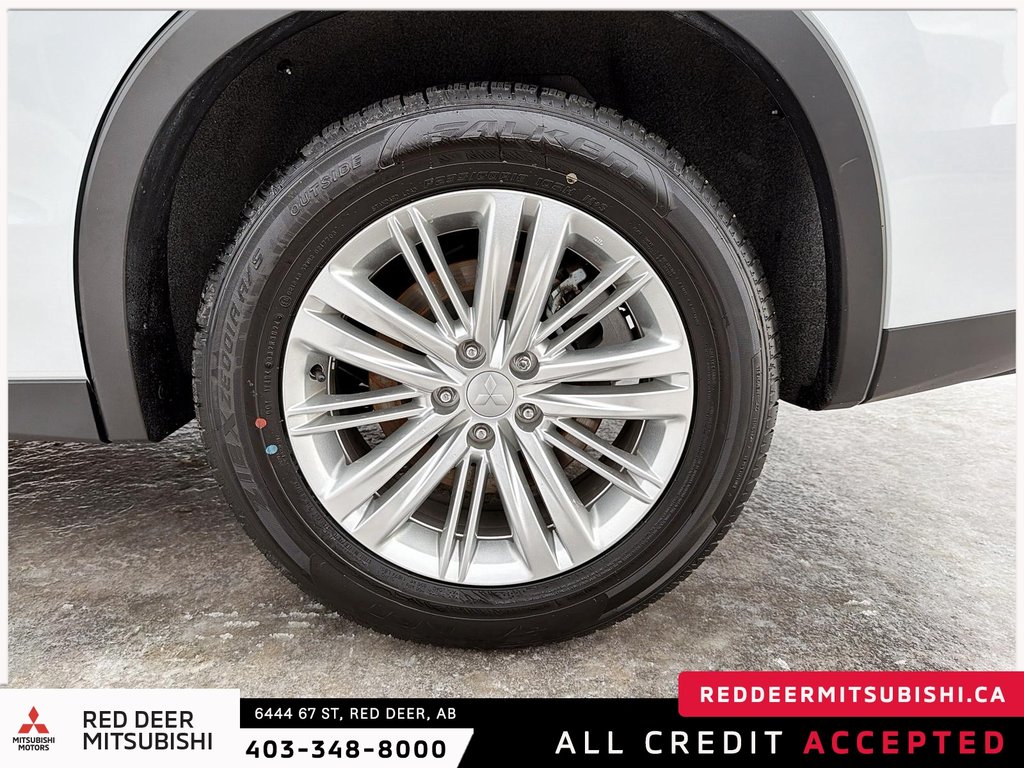 2024 Mitsubishi Outlander ES-7